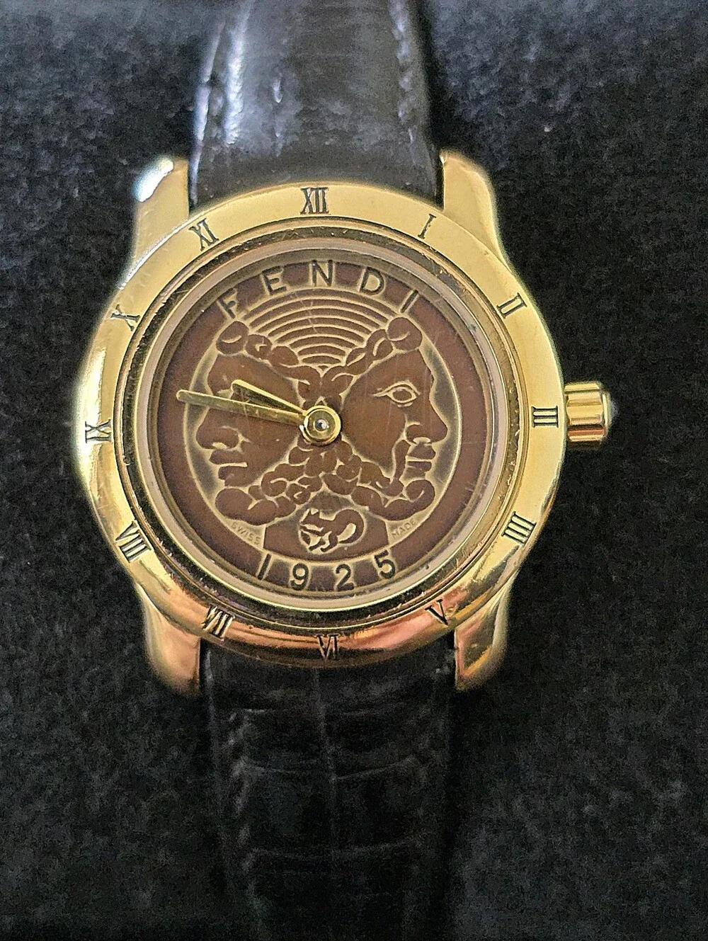 VTG Fendi 800L Janus Roman Coin Design Gold Plated 7J Cabochon 25mm Watch Works